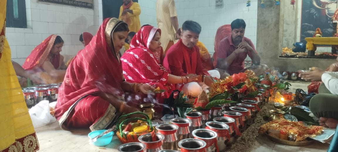 रक्सौल के प्रसिद्ध काली मंदिर में 501कलश की हुई स्थापना,तांत्रिक विधि से हो रही मां दुर्गा की पूजा